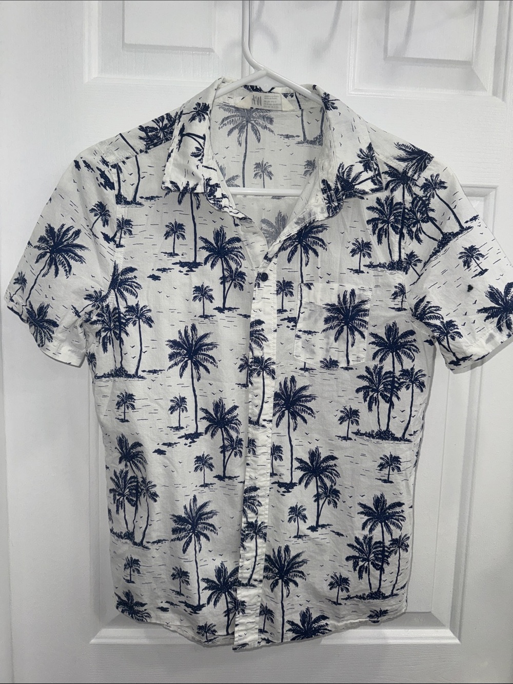 H&M White Short-Sleeve Button-Down with Navy Palm Print